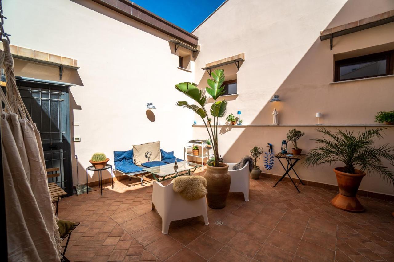 Solemar Sicilia - Palazzo Vetrano Apartment Palermo Bagian luar foto